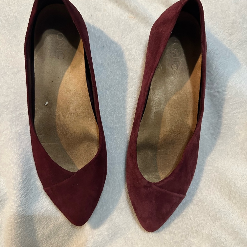 Vionic Burgundy Women's Flats